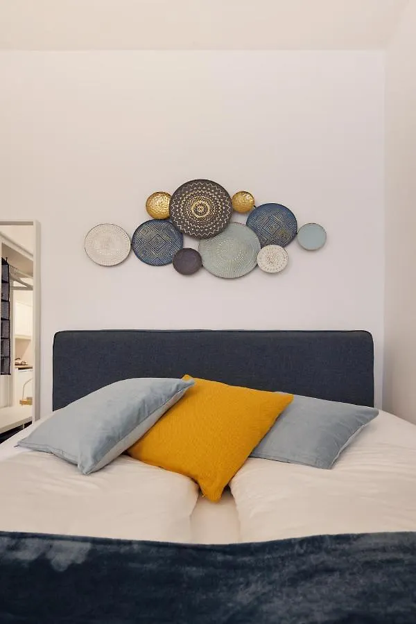Cozy Market-Square Retreat Located In The Heart Of The 10Th District Вена 0*,  Австрия