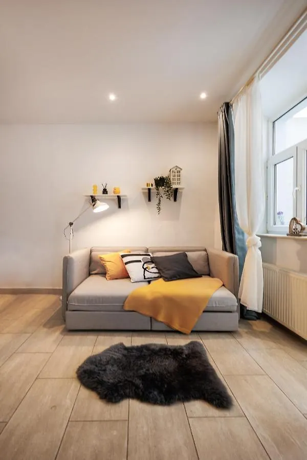 Cozy Market-Square Retreat Located In The Heart Of The 10Th District Вена