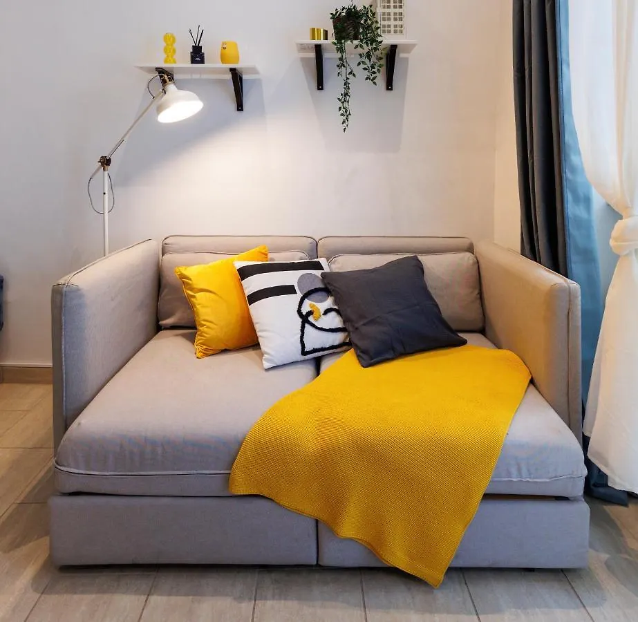Cozy Market-Square Retreat Located In The Heart Of The 10Th District Вена